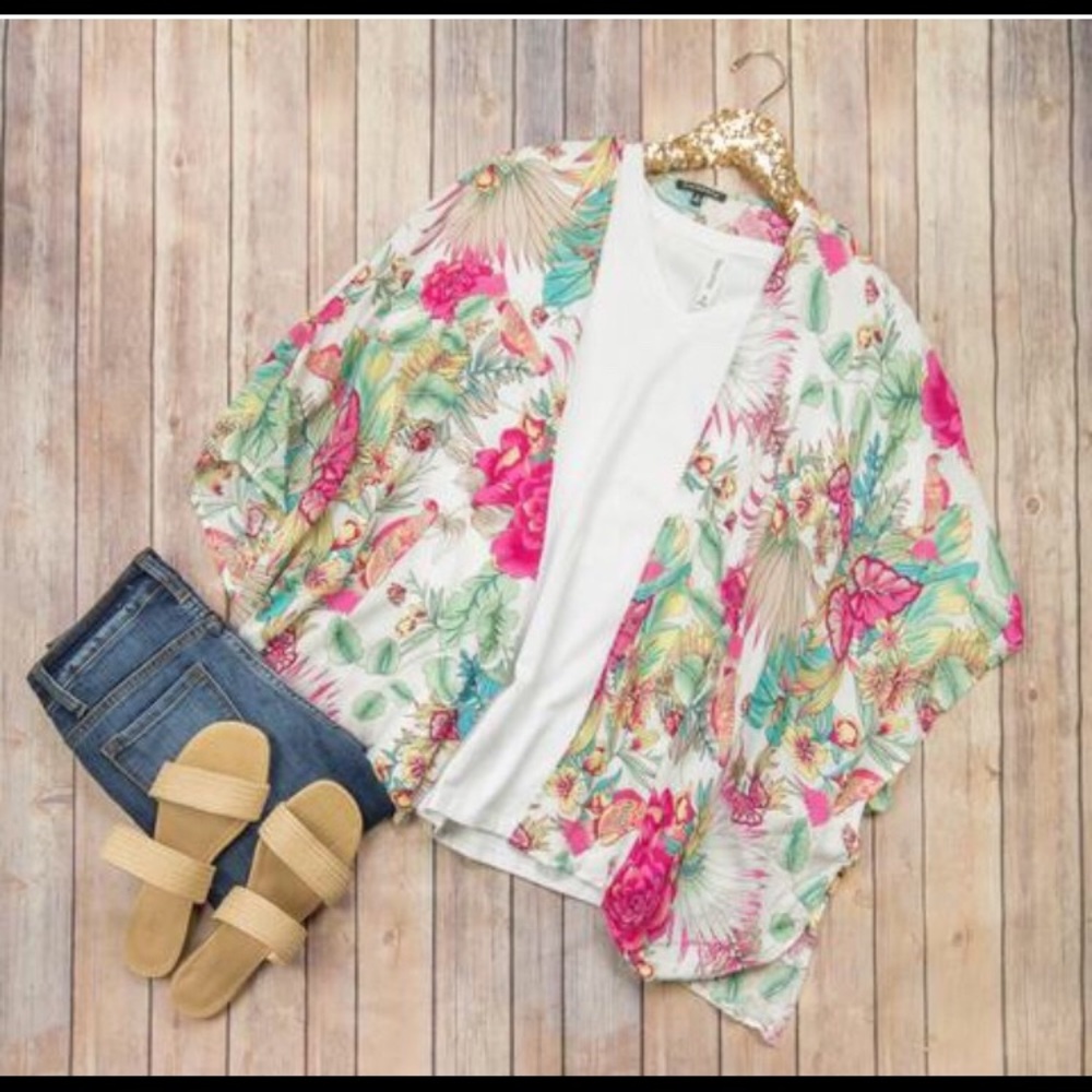 Gorgeous floral kimono, medium!